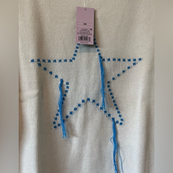 Wild Fable Women's Wide Crewneck Pullover Sweater Offwhite Blue Star, XS, NWT - Picture 5 of 12